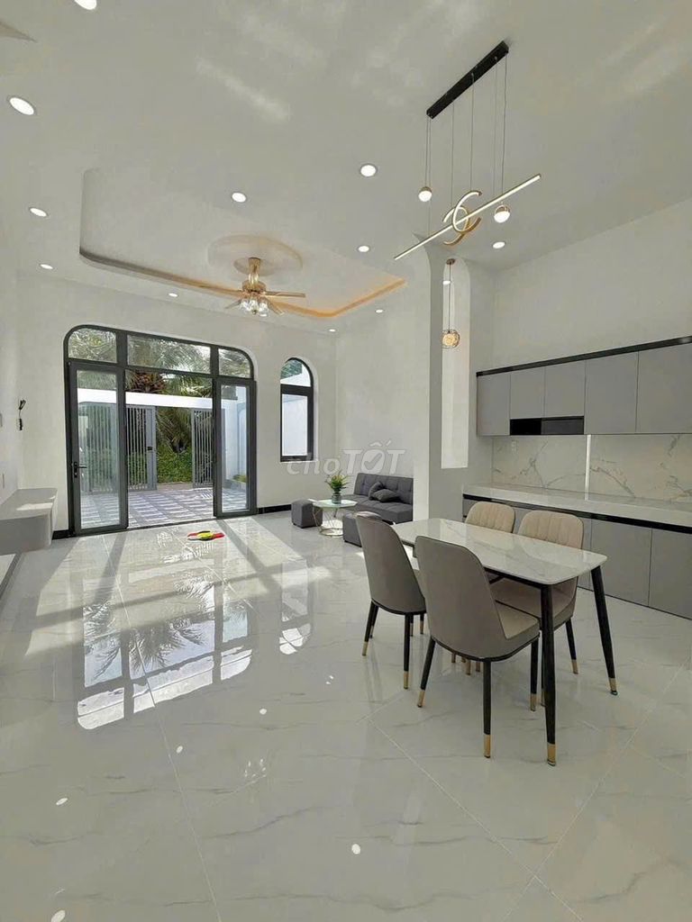BÁN GẤP NHÀ SỔ RIÊNG THỔ CƯ 100% NGAY TRUNG TÂM PHƯỜNG TÂN TRIỀU
