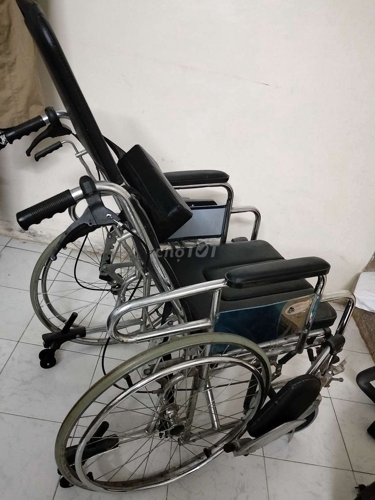 Xe lăn người già kim loại da đen bạc. Mua bán Đồ chuyên dụng, Giống nuôi trồng tại Quận Hai Bà Trưng Hà Nội được đăng bởi Hòa hình 1