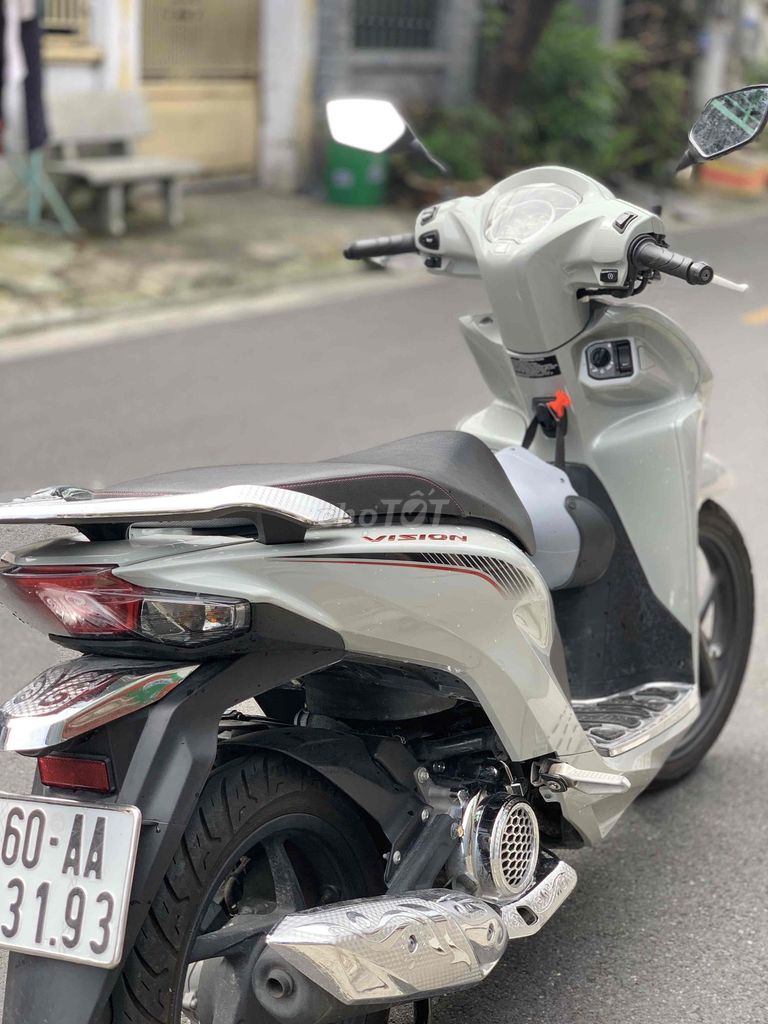 Vision phiên bản Sport xám xi măng. Mua bán Xe máy tại Thành phố Biên Hòa Đồng Nai được đăng bởi CH xe máy Trần Na Na hình 2