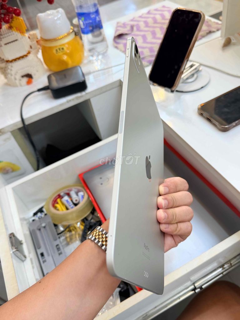 Apple iPad Pro M4 11 inch 256GB Bạc fullbox 99,999. Mua bán Máy tính bảng tại Quận Phú Nhuận Tp Hồ Chí Minh được đăng bởi Lê Phan Ngọc Minh hình 1