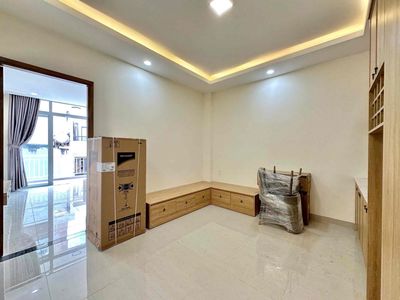 Аренда · 1 комн. · 40 м² · Quận 1, ул. Đường Nguyễn Văn Cừ