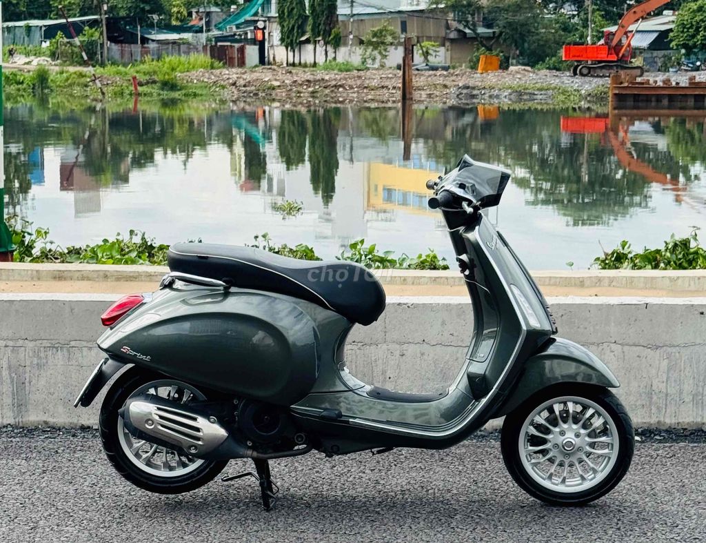 Piaggio Vespa Sprint Xám titan máy igen. Mua bán Xe máy tại Quận Gò Vấp Tp Hồ Chí Minh được đăng bởi CHXM 86 chuyên bán xe trả góp hình 10