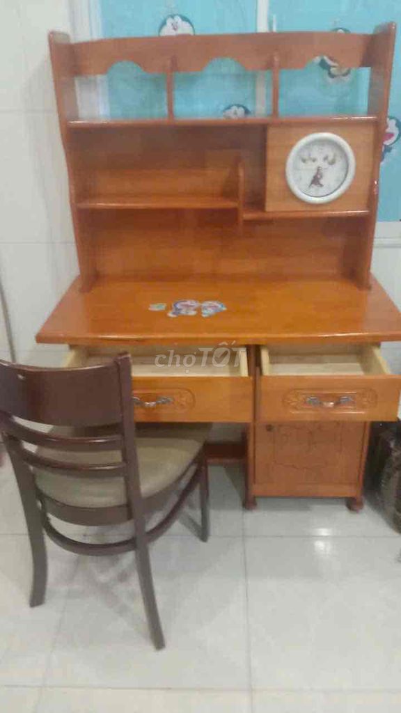 Bàn học gỗ nâu 1m x 48cm x 150cm. Mua bán Bàn ghế tại Quận Gò Vấp Tp Hồ Chí Minh được đăng bởi Thanh Tam hình 1
