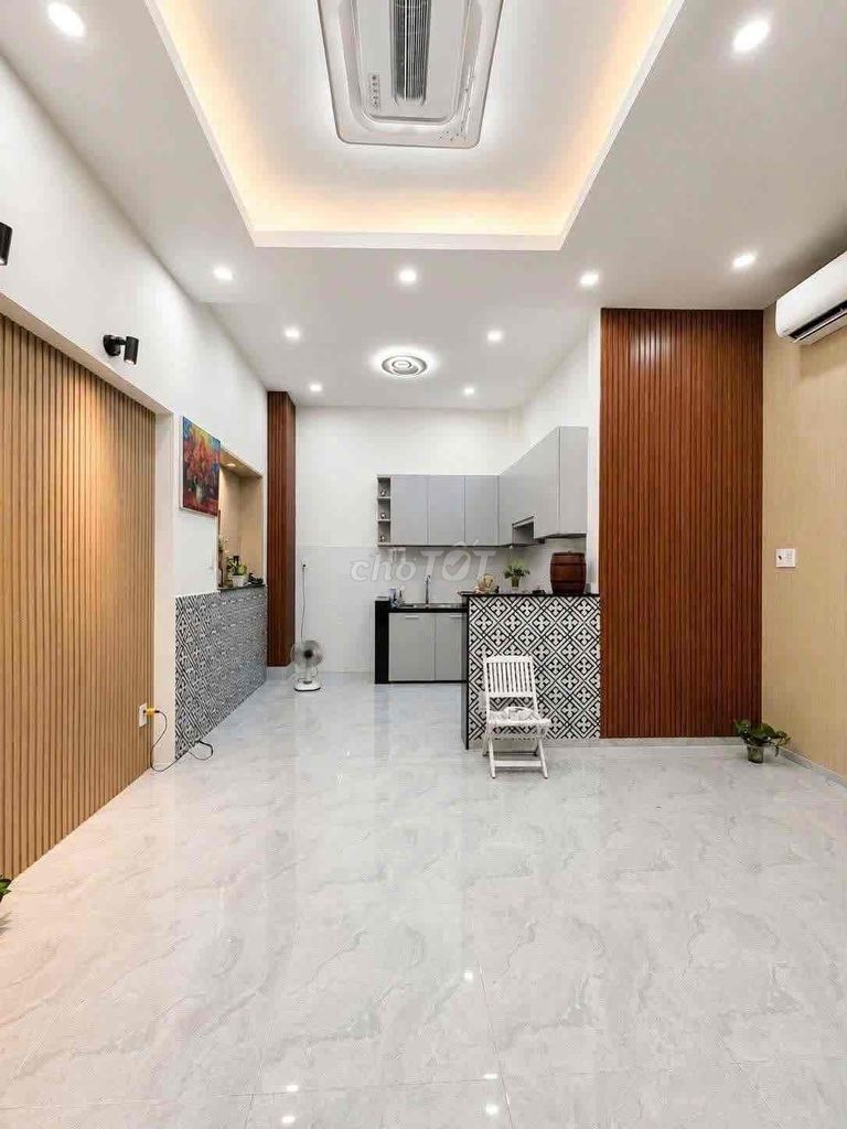 Sát MT HHH - HXH đổ cửa - 3 Tầng
