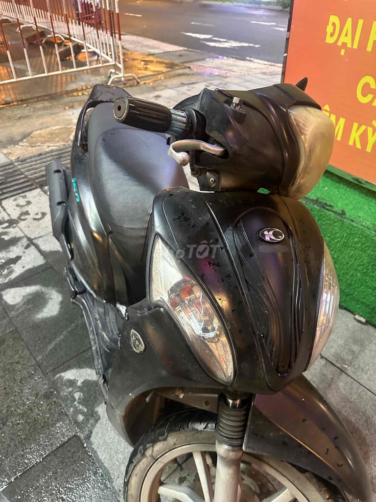 На запчасти мотоцикл Kymco спортивный черный