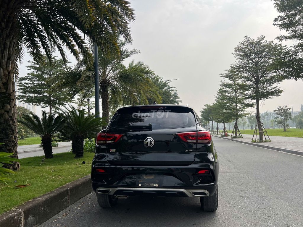 MG ZS AT 2021 Màu Đen. Mua bán Ô tô tại Quận Thanh Xuân Hà Nội được đăng bởi Thanh Biz Nguyễn Thái Auto hình 4