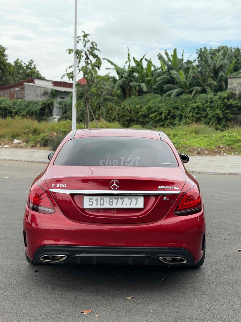 Mercedes Benz C300 AMG 2019 - 34000 km. Mua bán Ô tô tại Thành phố Dĩ An Bình Dương được đăng bởi Nguyễn Tú hình 8