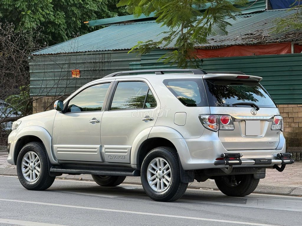 Toyota Fortuner V 2013 Xăng Bạc 17 vạn