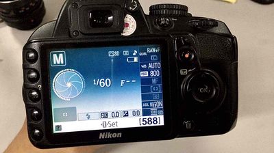 Nikon D3100 kèm 18-55 vr ii