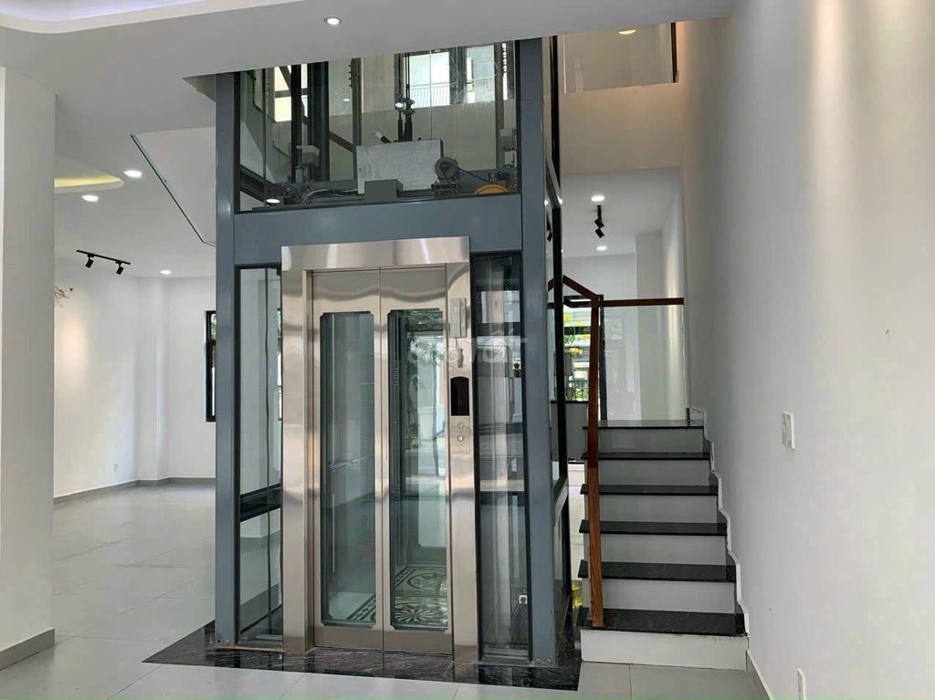 Chính Chủ Bán Nhà Vinhomes - DTXD: 245m2 .Giá 100% + Đã Sổ Hồng. Mua bán nhà ở tại Thành phố Thủ Đức Tp Hồ Chí Minh được đăng bởi VINHOMES LUXURY MN hình 2