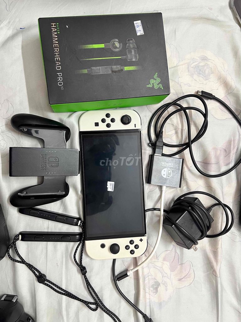Nintendo Switch Oled 256GB Trắng Full phụ kiện. Mua bán Thiết bị chơi game tại Quận 1 Tp Hồ Chí Minh được đăng bởi Tiệm đồ cũ Japan giá tốt hình 1