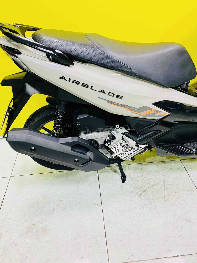 Honda Air Blade 1254val hỗ trợ gop trả 5tr nhận xe. Mua bán Xe máy tại Quận Tân Bình Tp Hồ Chí Minh được đăng bởi XE MÁY TRỊNH ĐĂNG hình 6