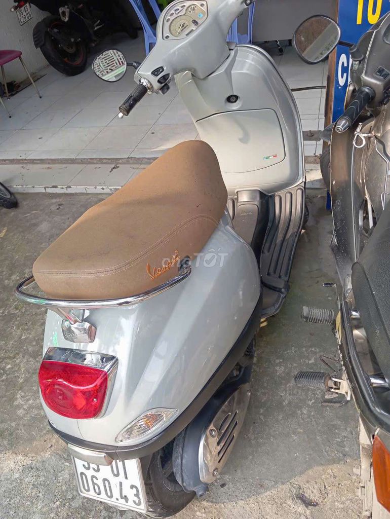 Cần bán Xe Vespa còn rin 8tr. Mua bán Xe máy tại Huyện Hóc Môn Tp Hồ Chí Minh được đăng bởi Viên hình 2