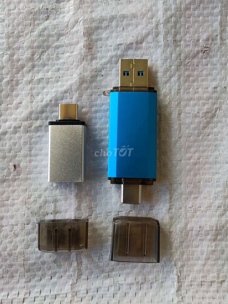 USB 64GB, màu xanh ..Sử dụng 2 cổng USB và Type C
