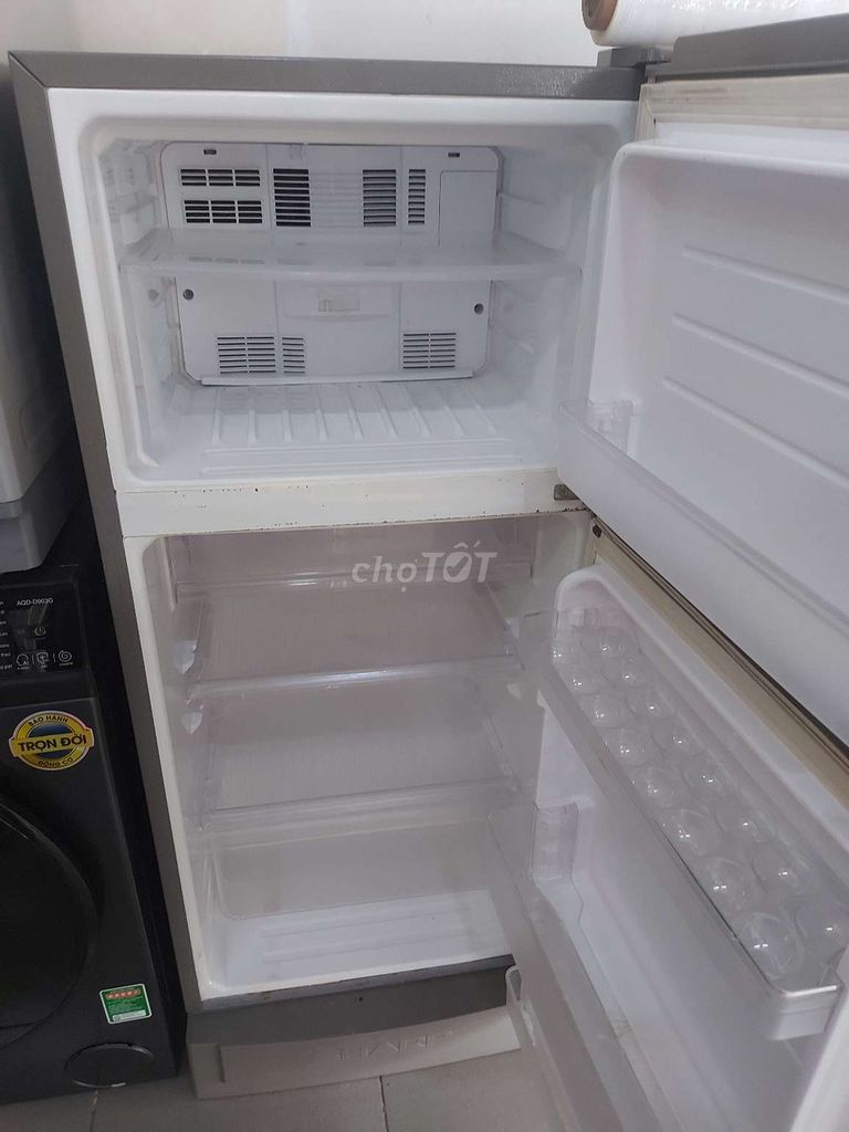 Tủ lạnh Sharp 165L đẹp mới 90% bền bỉ