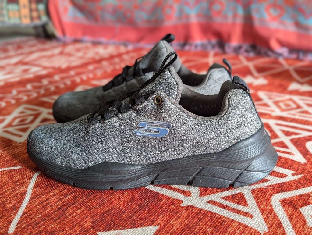 Skechers chính hãng. Mới