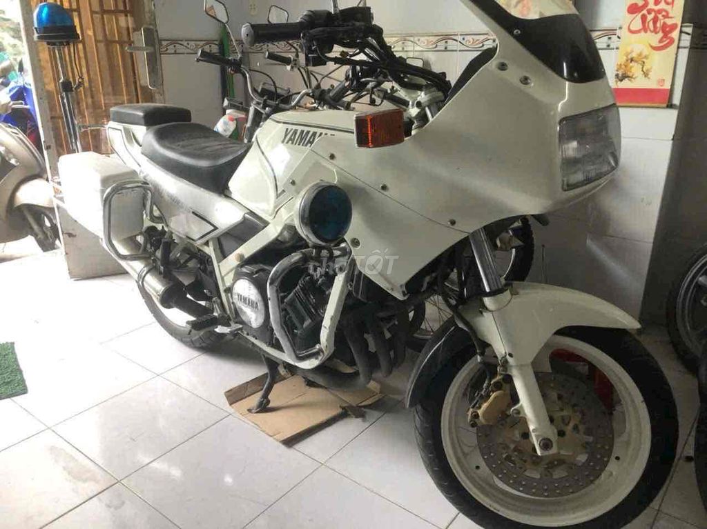 Yamaha FZ750 750cc Белый