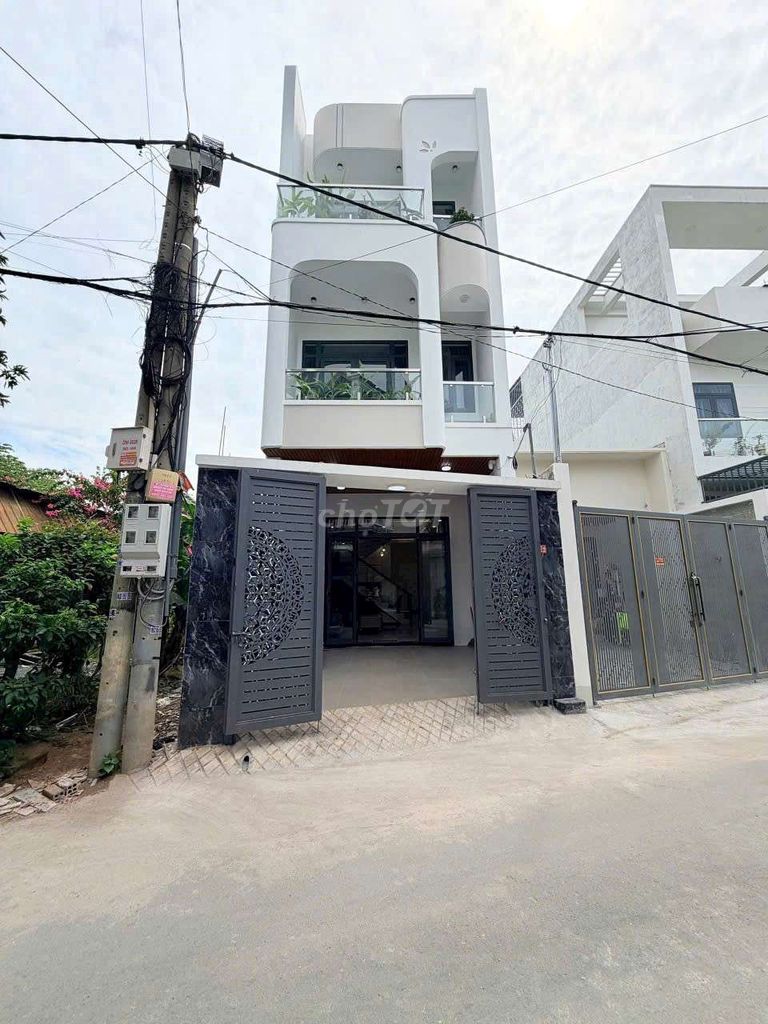 Bán nhà 2 lầu đẳng cấp tại KDC Bửu Hòa