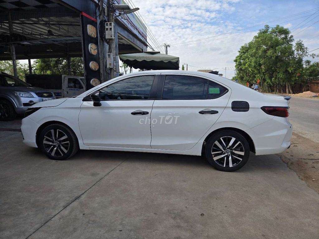 Honda City 2021 1.5 RS - 30000 km. Mua bán Ô tô tại Huyện Ea Súp Đắk Lắk được đăng bởi Quang thiện hình 3