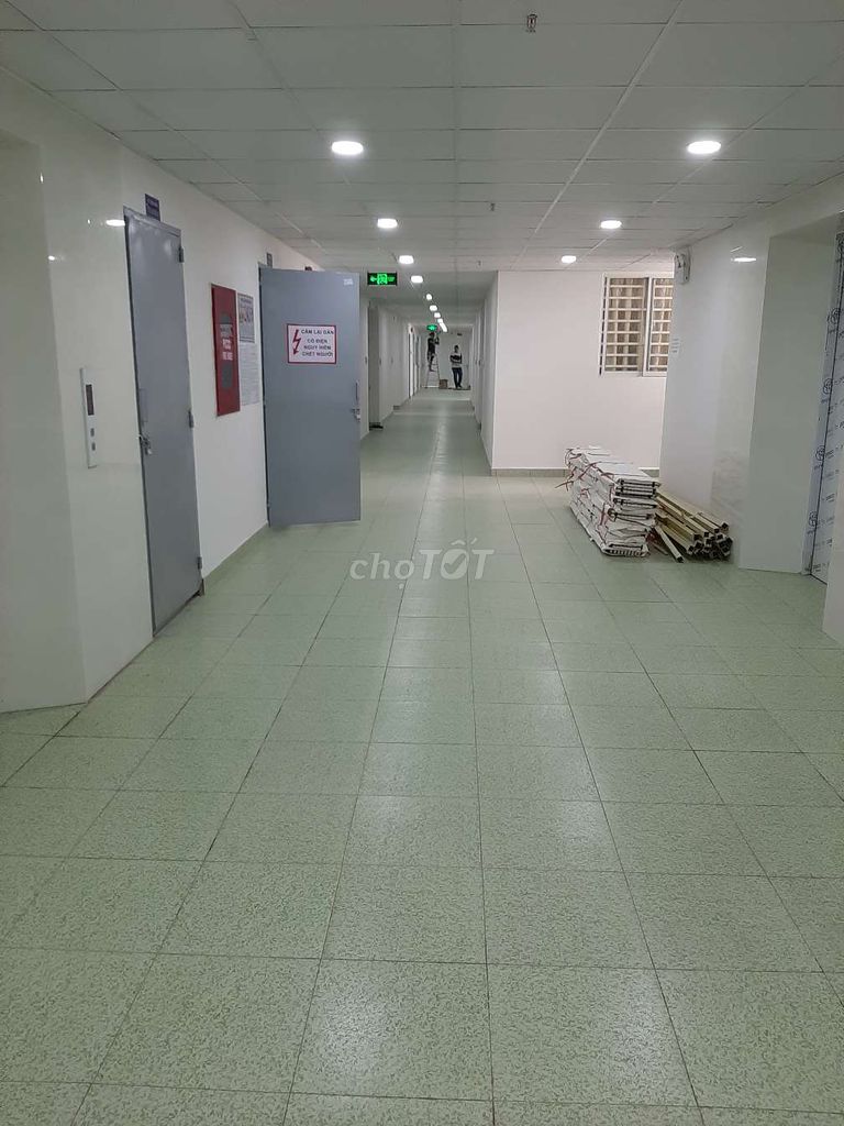  Bán gấp CH lầu 8 Lê Thành Tân Tạo 34m² full tiện ích, giá 670 triệu