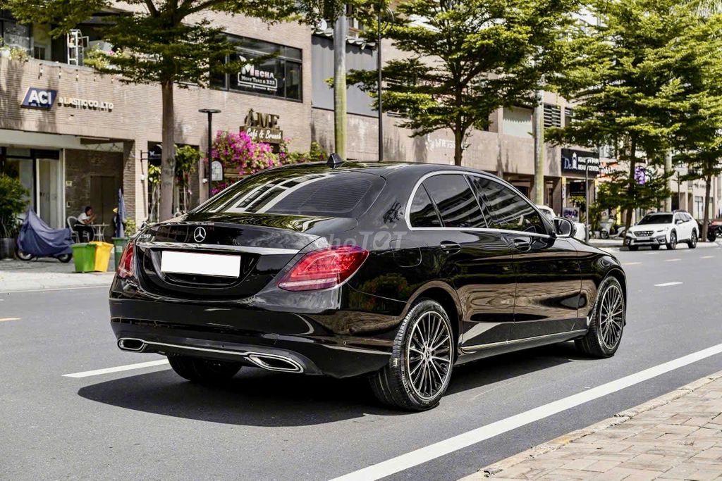 Mercedes C200 Exclusive 2019 - sang trọng lịch lãm. Mua bán Ô tô tại Quận Gò Vấp Tp Hồ Chí Minh được đăng bởi Trường Nguyễn Xe Sang hình 6