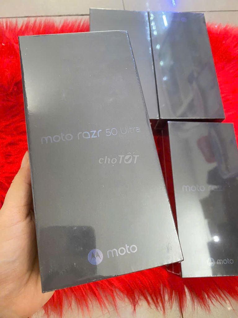 MOTOROLA RAZR 50 / RAZR 50 ULTRA  NEW SEAL