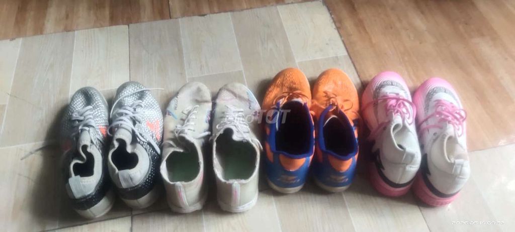 GIÀY BÓNG ĐÁ SIZE 43.CỎ NHÂN TẠO . Mua bán Đồ thể thao, Dã ngoại tại Thành phố Dĩ An Bình Dương được đăng bởi  FUONG 4k hình 1