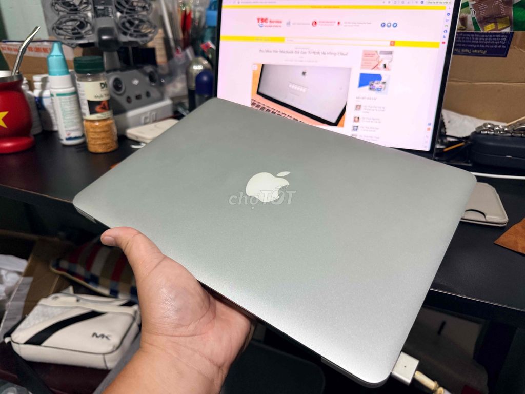 Apple Macbook Pro 2015 256GB Bạc. Mua bán Laptop tại Quận 6 Tp Hồ Chí Minh được đăng bởi Nguyên Vũ hình 1