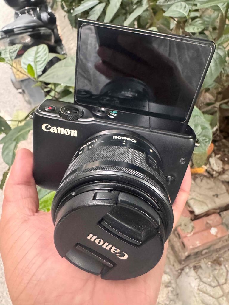 Máy Ảnh Canon M10