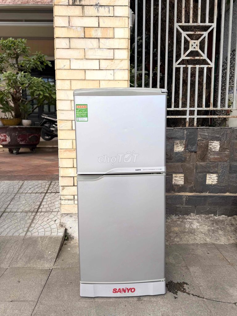 Tủ lạnh Sanyo đang dùng tốt lợi điện. Mua bán Tủ lạnh tại Thành phố Huế Thừa Thiên Huế được đăng bởi Tiến hình 1