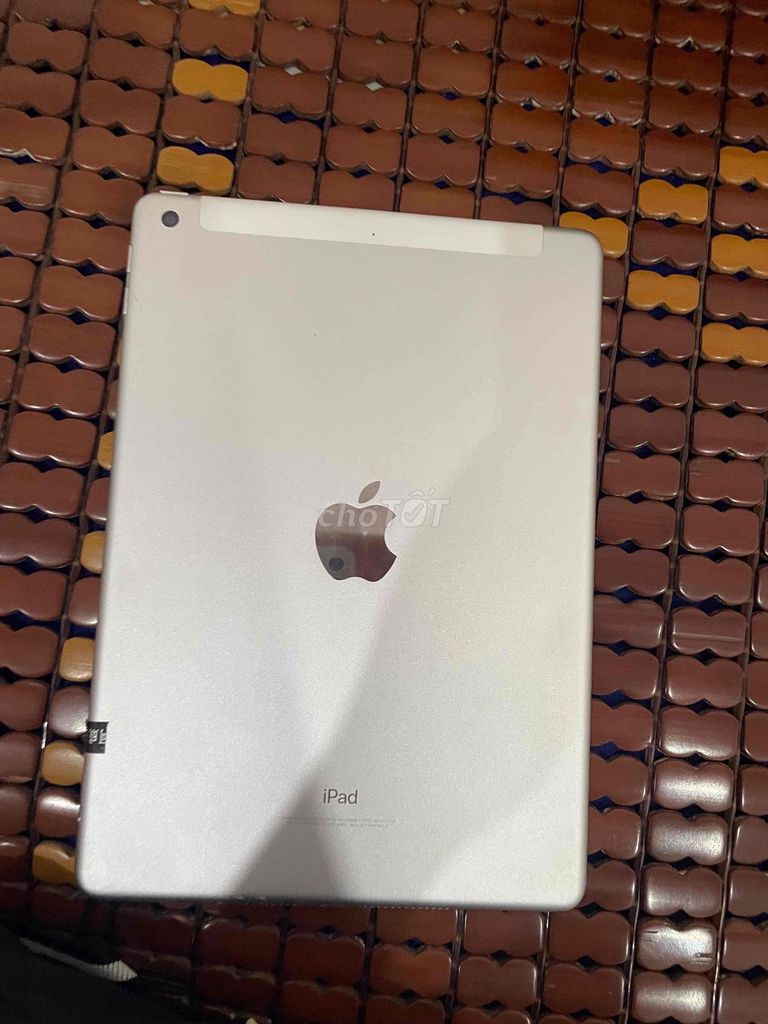 Apple iPad Gen 5 32GB Bạc. Mua bán Máy tính bảng tại Thành phố Huế Thừa Thiên Huế được đăng bởi Hùng Đỗ hình 1