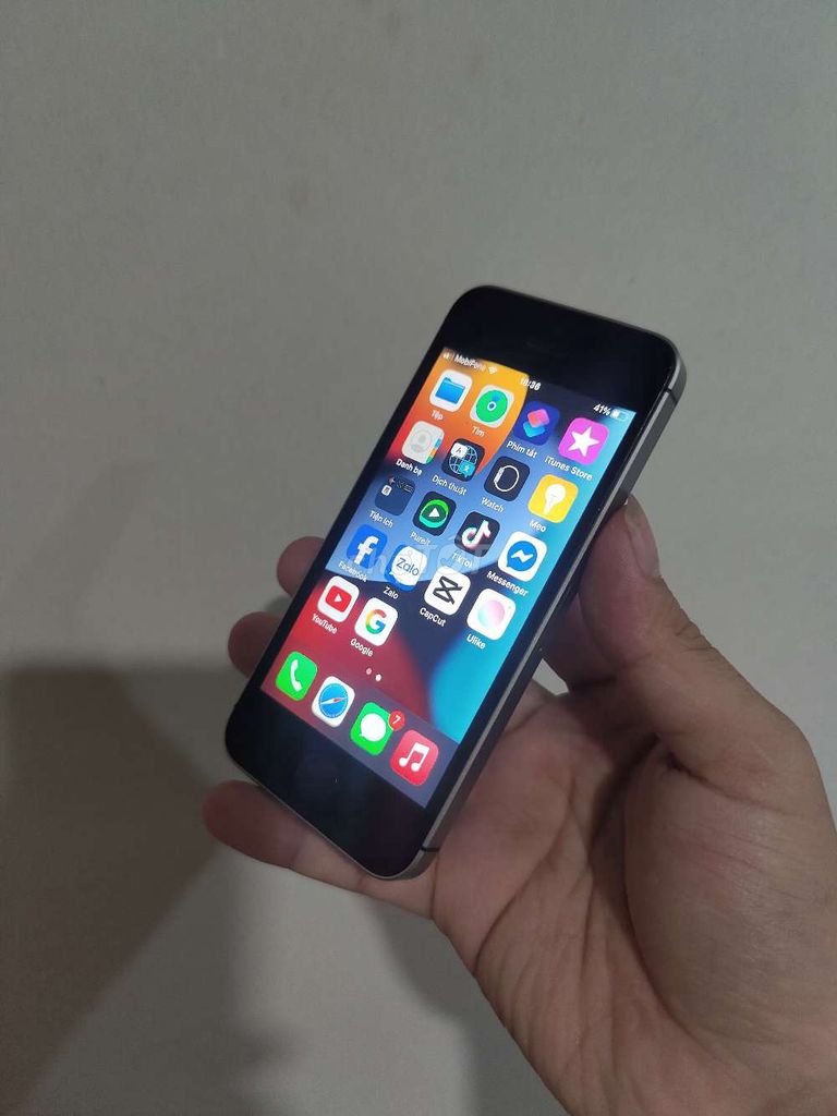 Apple iPhone SE 64GB Xám. Mua bán Điện thoại tại Huyện Bình Chánh Tp Hồ Chí Minh được đăng bởi Phan Thanh Vu hình 1