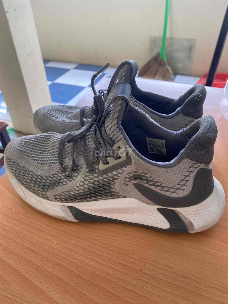 Giày chính hãng thanh lý sz 41 42