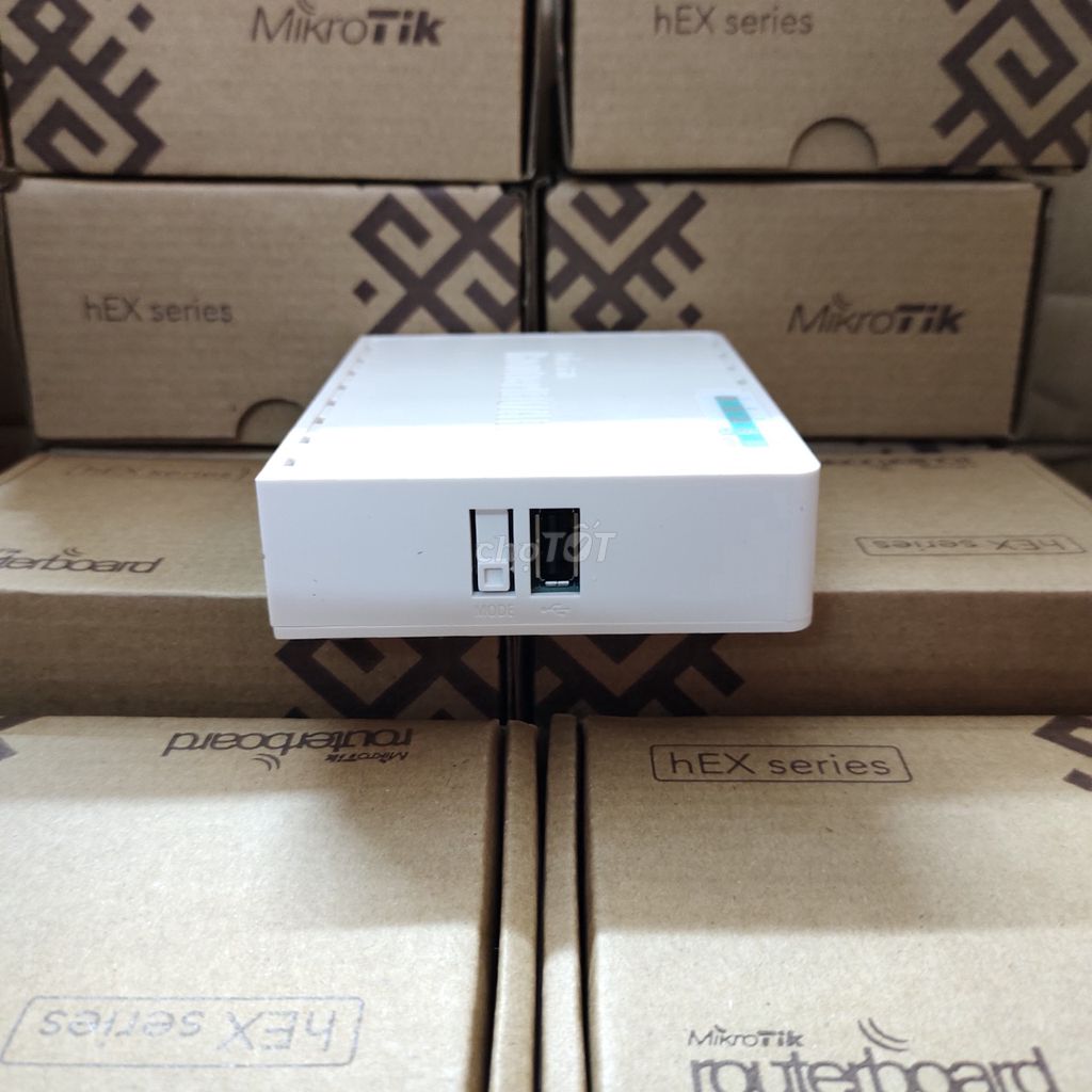 Router Mikrotik hEX RB750Gr3 chịu tải cao 100 user