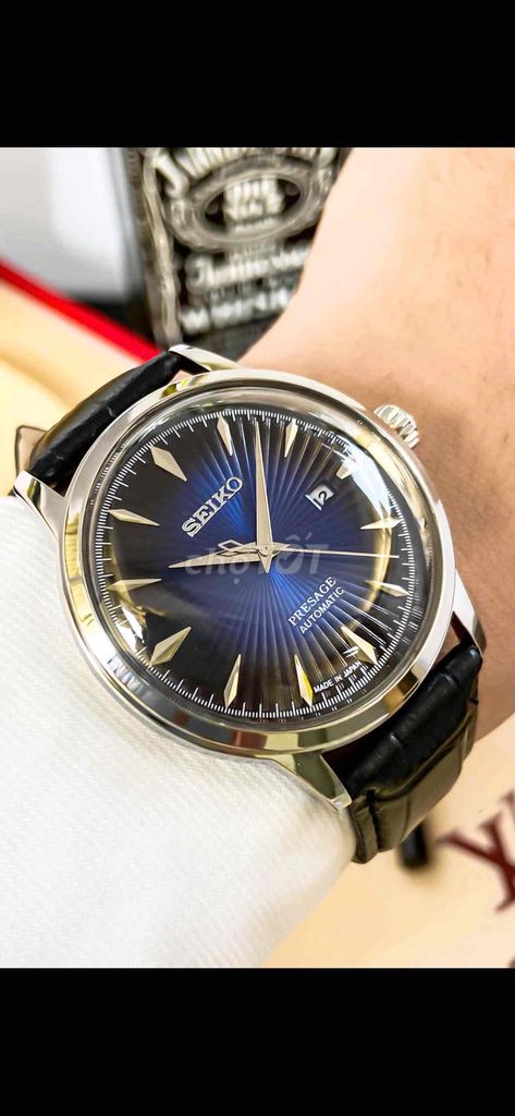 Đồng hồ pin seiko, thanh lịch.