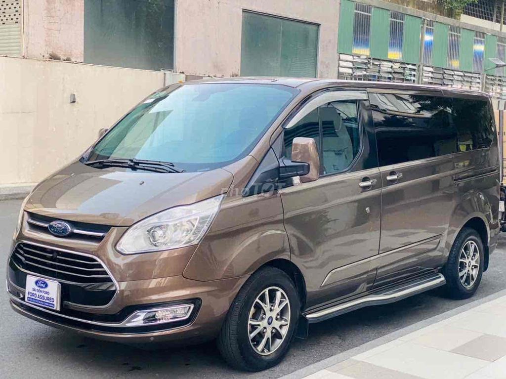 Ford Tourneo Titanium 2019 - xe đẹp chính hãng