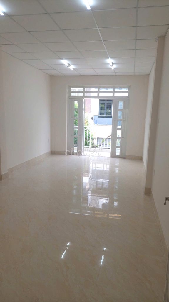 CHO THUÊ NHÀ MẶT TIỀN TRẦN THỦ ĐỘ 400M2, 6 PHÒNG, 26 TRIỆU/THÁNG