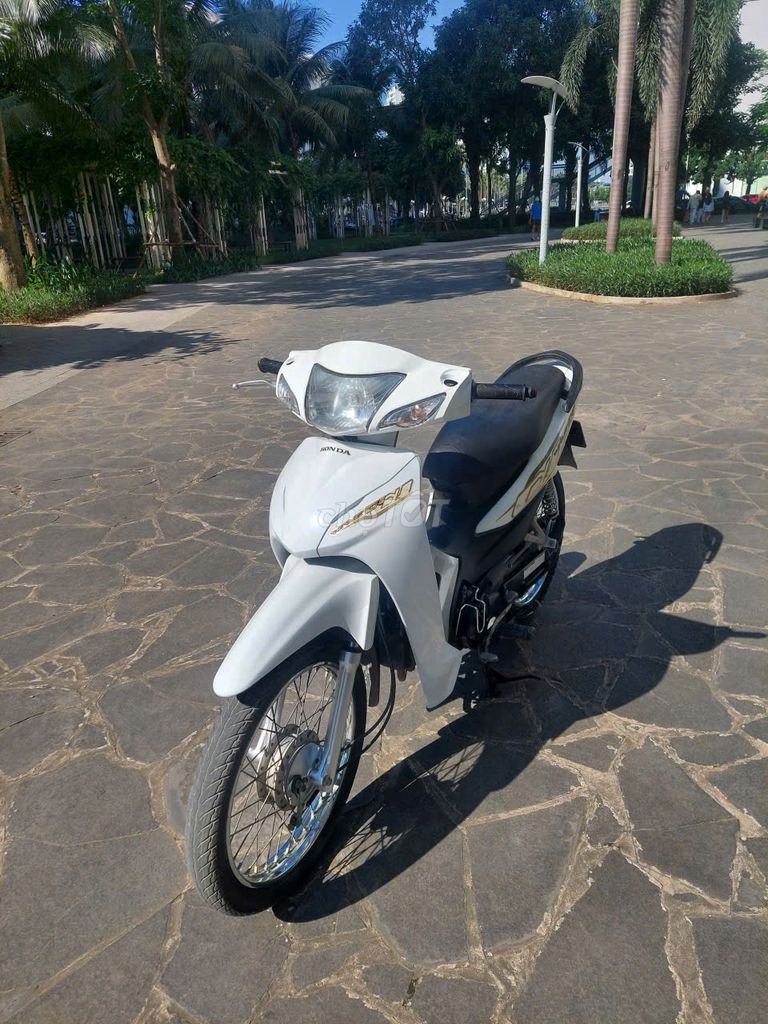 Bán xe Wave mầu trắng chính chủ. Mua bán Xe máy tại Quận Hai Bà Trưng Hà Nội được đăng bởi Nguyễn Khánh Trực hình 5
