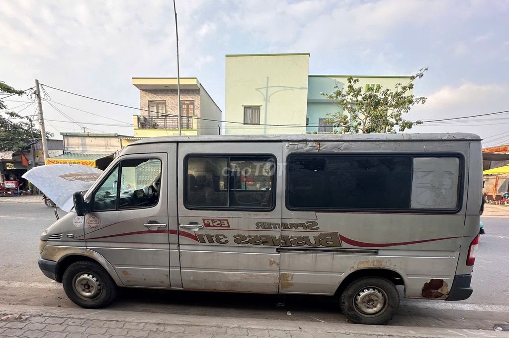 Xe Van Mercedes Sprinter 6 người - 770kg