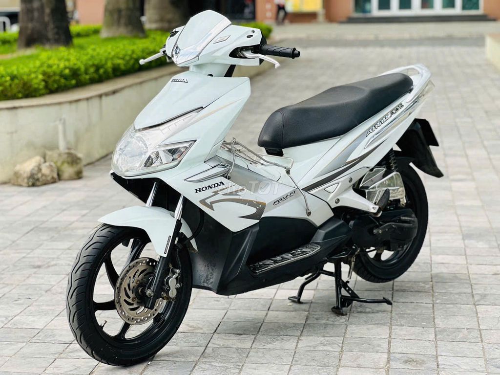 HONDA AIR BLADE 110 FI TRẮNG NGUYÊN ZIN