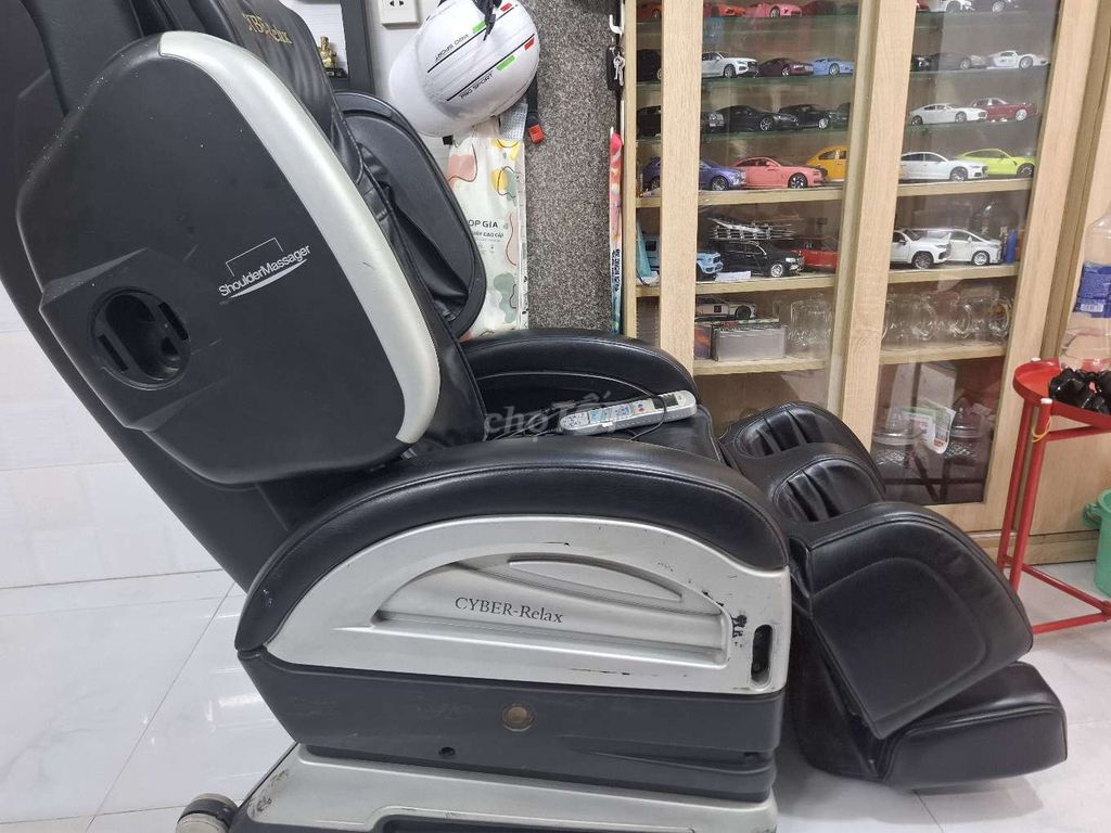 Ghế massage Fujiiyoki Cyber Relax AS-3000 Đen. Mua bán Bàn ghế tại Quận 8 Tp Hồ Chí Minh được đăng bởi Binh Tran Thanh hình 1