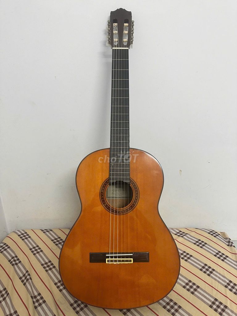 Guitar classic Yamaha CG-120A likenew 97%