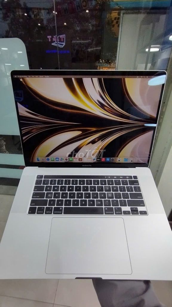 MacBook Pro 2019 giá siêu sale