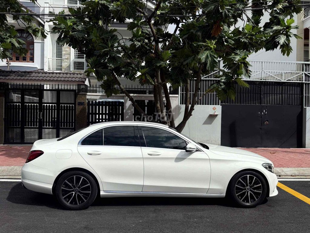 Mercedes Benz C200 Facelift model 2019. Mua bán Ô tô tại Quận 8 Tp Hồ Chí Minh được đăng bởi Khoa nguyễn hình 6