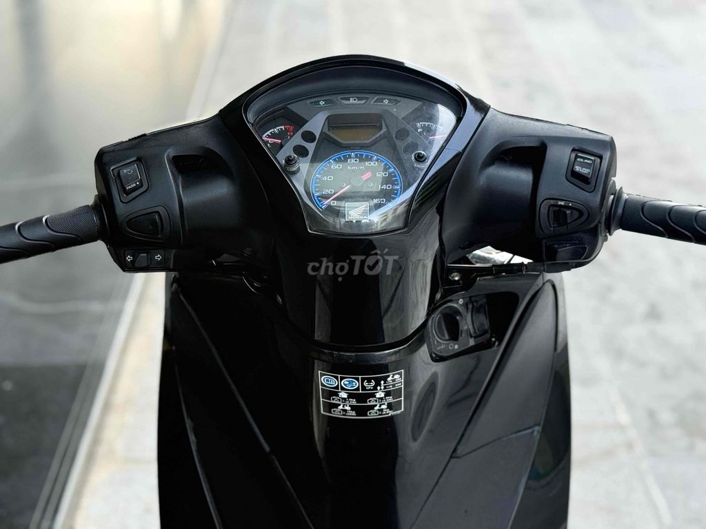 Sh 125i smartkey Đen Sport máy nguyên xe Chất 29E2. Mua bán Xe máy tại Quận Ba Đình Hà Nội được đăng bởi Xe Máy Nam Thi hình 8