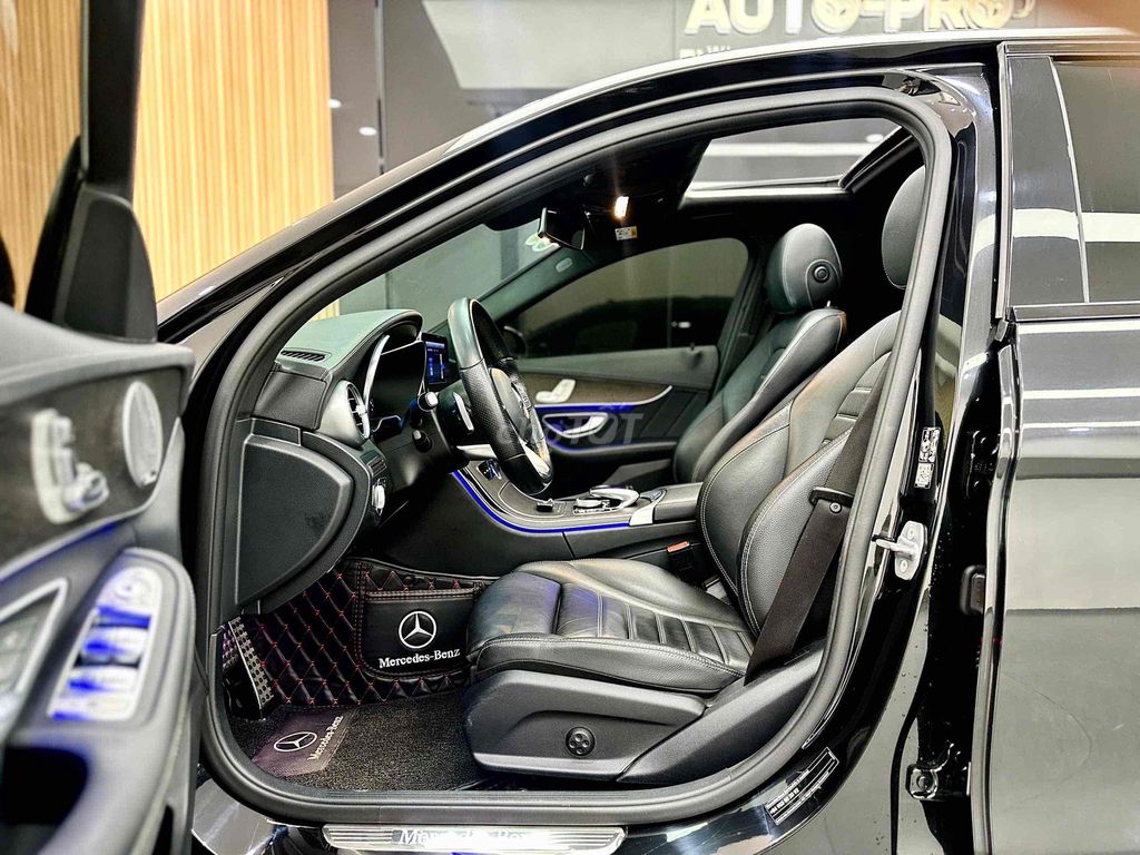 Mercedes Benz C Class 2019 C 300 AMG - 58000 km. Mua bán Ô tô tại Quận 7 Tp Hồ Chí Minh được đăng bởi Hoàng Anh Tuấn hình 18