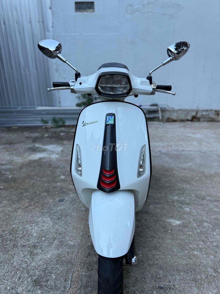 Vespa Sprint, белый ABS, светодиод, карбоновый срок службы, красивый автомобиль