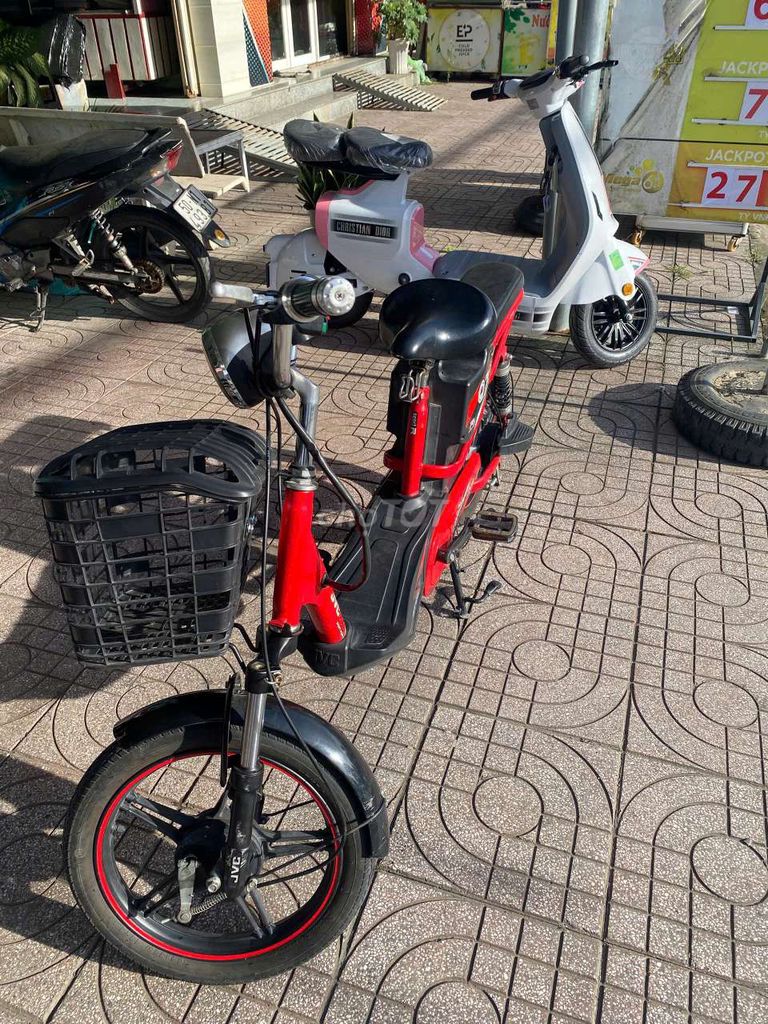 Xe đạp điện JVC Q7 Đỏ. Mua bán Xe điện tại Huyện Cao Lãnh Đồng Tháp được đăng bởi Xe Điện Đỗ Vũ Ngã Ba ông Bầu hình 1