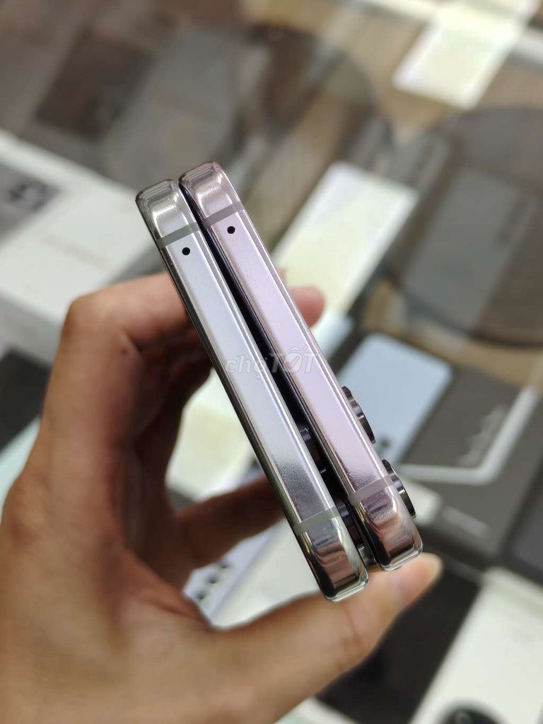 Samsung Z Flip 5 12/256GB xanh, Tím chính hãng. Mua bán Điện thoại tại Quận Hai Bà Trưng Hà Nội được đăng bởi Boss Mobile hình 1