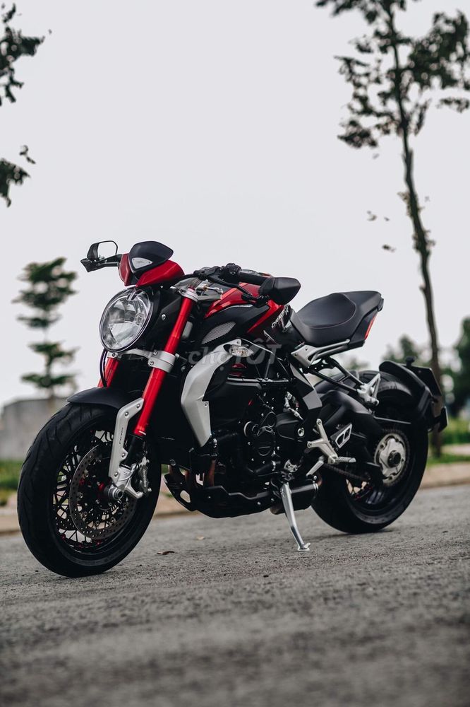 Giá MV Agusta Dragster đăng ký 2016 đã sử dụng giá 435 triệu. Liên hệ ngay: 0902538031